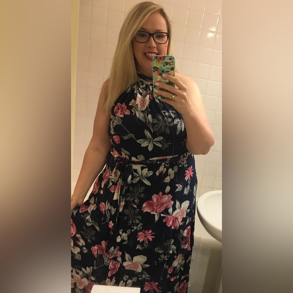 Plus Size ✨ Eliza J Floral Tiered Halter Maxi Gown with Tie Neck Detail Size 18 - Picture 3 of 12